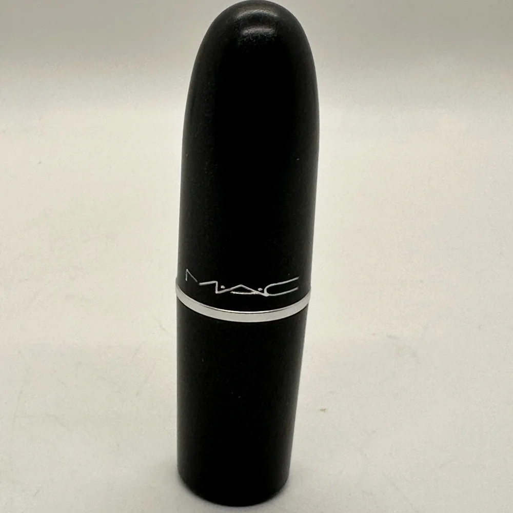 MAC 829 Satin Lipstick~PEACHY NEW‎ YEAR~Soft Peach Gold Undertone New!